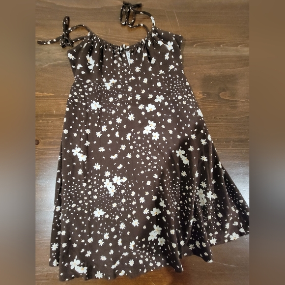 RVCA Dresses & Skirts - RVCA Brown and White Floral Dress
